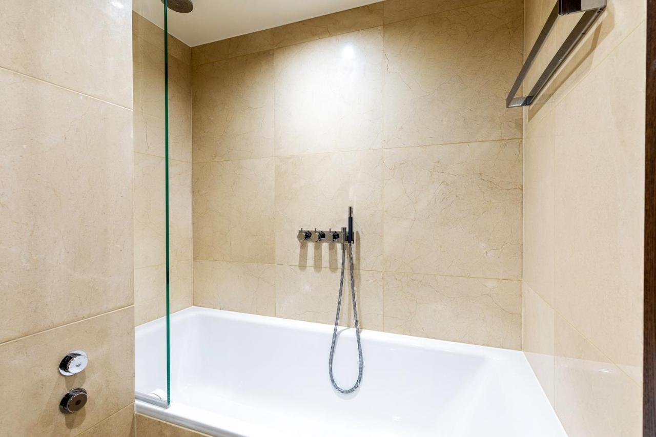 Beautiful 4 Bed Abode Near Imperial Wharf * Londra